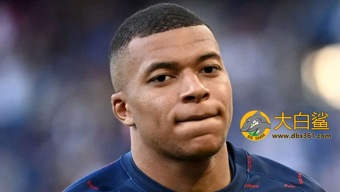 “Kylian Mbappe，ab*tch 的儿子！” - 皇马球迷在冠军联赛奖杯游行中向巴黎圣日耳曼球星发泄愤怒